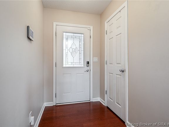 3rd image of 7905 Hollowview Drive