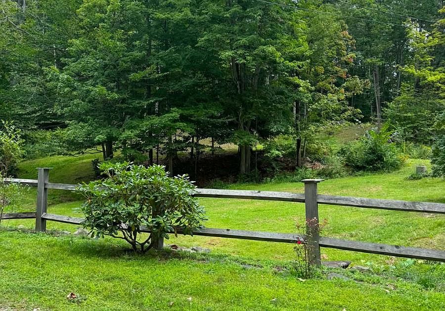 2nd image of 290 Jamestown Road