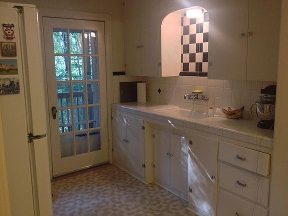 Kitchen with access to porch