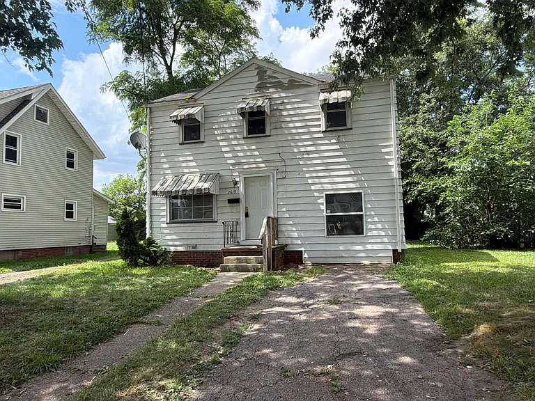 2619 Fletcher Ave NE — Photo 1