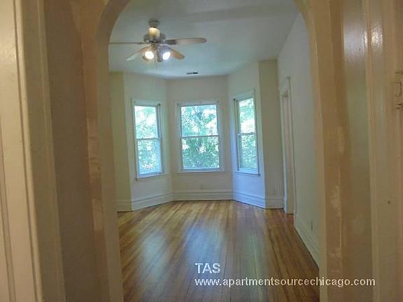 3rd image of 2631 N Southport Ave APT 2