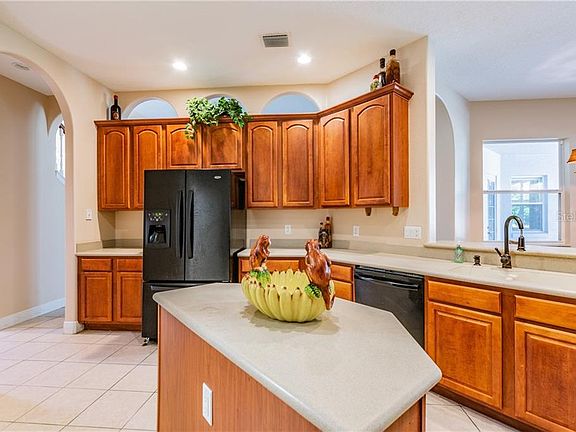4th image of 1404 Foxtail Ct