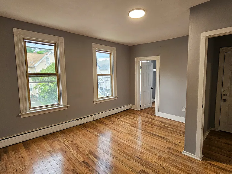 133 Plymouth St #2B — Photo 2