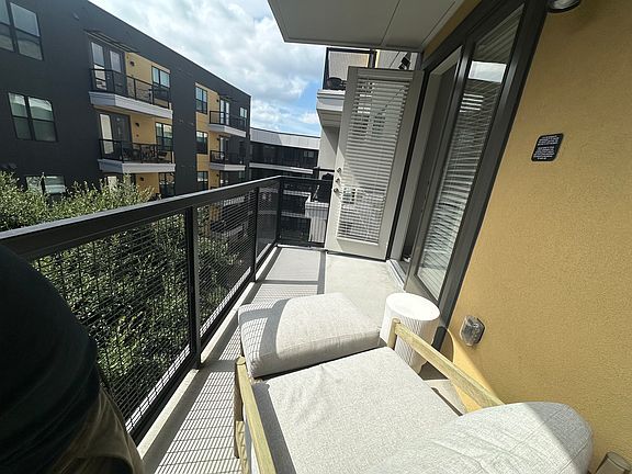 3rd image of 1615 S Lamar Blvd #1423