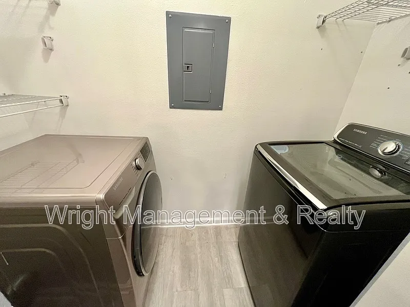 2 bed, 2.0 bath, 1214 sqft, $1,800 — Photo 4