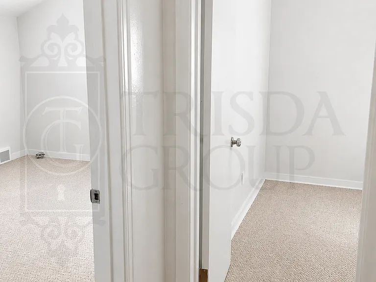 JAC426-428 — Photo 29