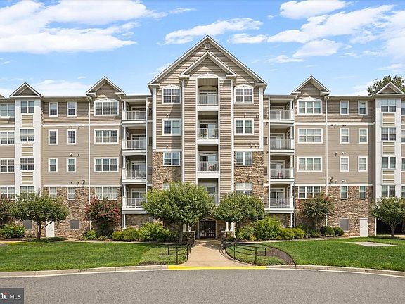 2nd image of 902 Macphail Woods Xing APT 3F
