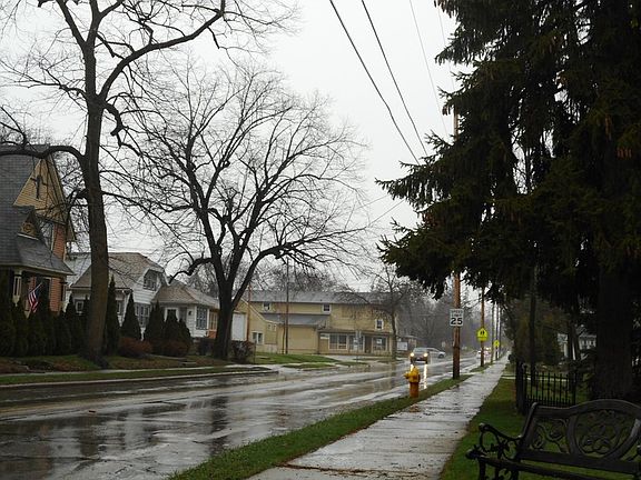 4th image of W61N347 Washington Ave