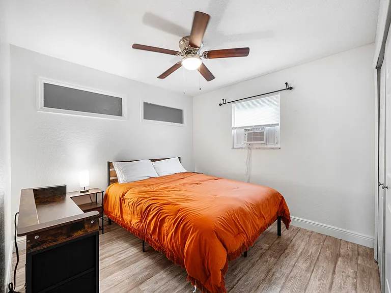 1110 E Lakeshore Blvd #3 — Photo 4