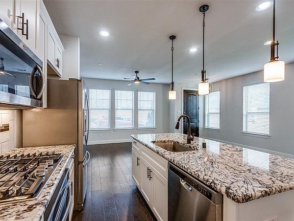3rd image of 8191 Snowmass Dr