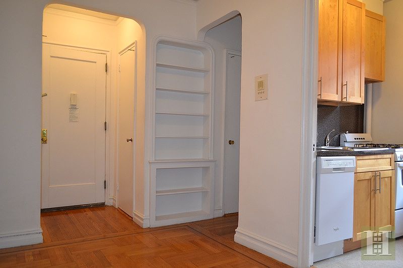 2nd image of 802 W 190th St APT 6K