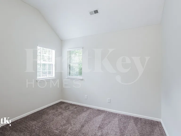 7031 Reedy Creek Rd — Photo 13