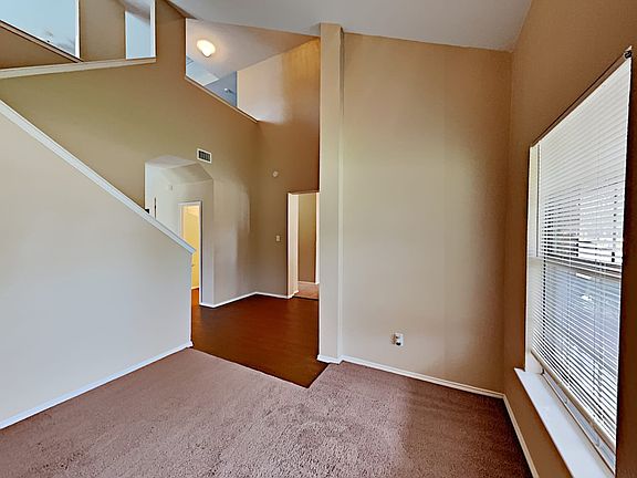 5th image of 1617 Logan Dr