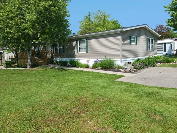 24 Woodside Dr, Mc Kean, PA 16426