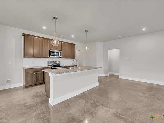 4th image of 2402 Healy Dr