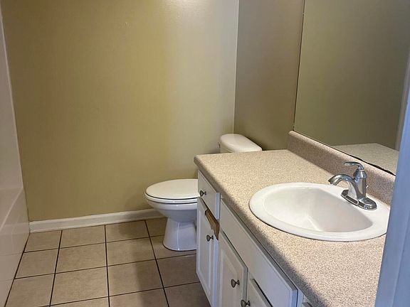 4th image of 111 Beacon Ln