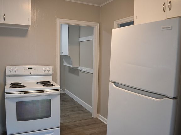 2nd image of 3210 SW Anchor Ave #6