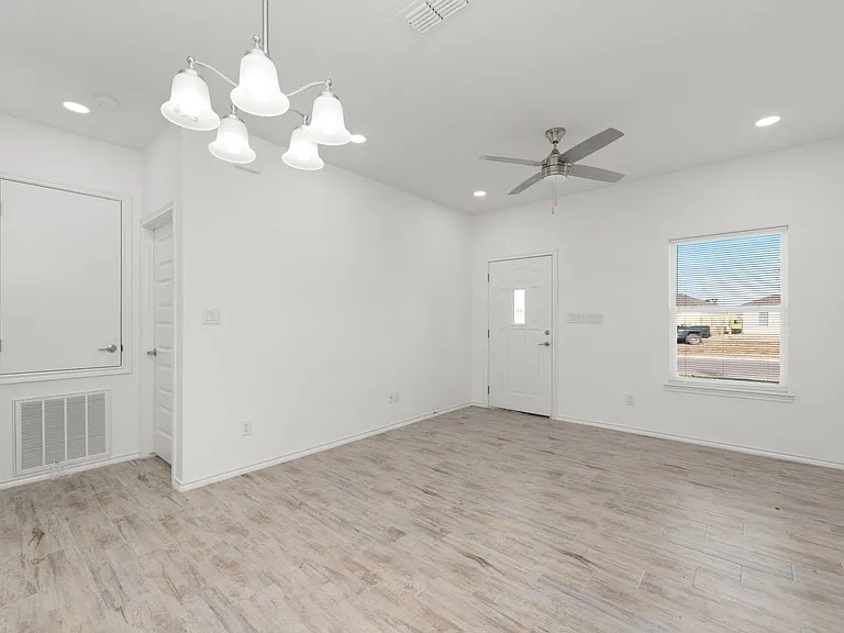 2712 Rosa Dr — Photo 18