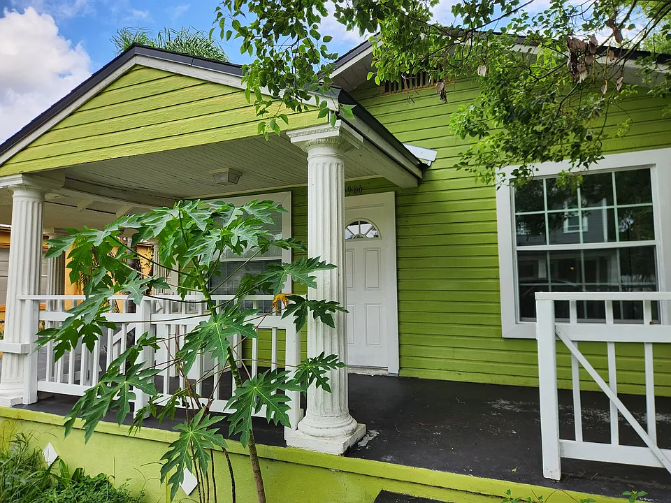 1904 E New Orleans Ave