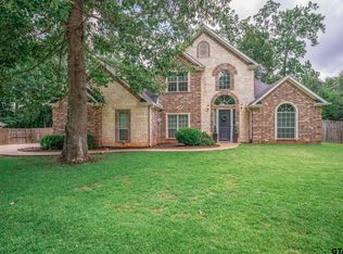 1414 Nottingham St, White Oak, TX 75693