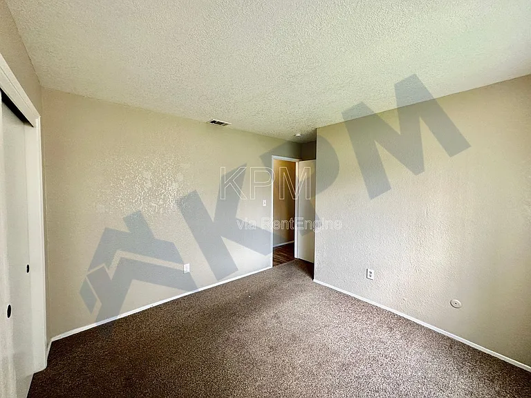 7203 Kelley Dr — Photo 18