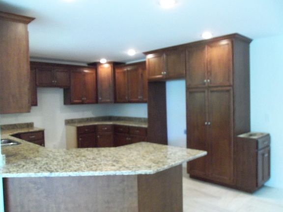 5th image of 1045 Shadow Wood Dr