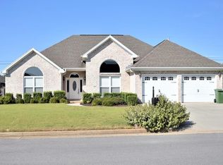 157 Cottonwood Dr, Muscle Shoals, AL 35661