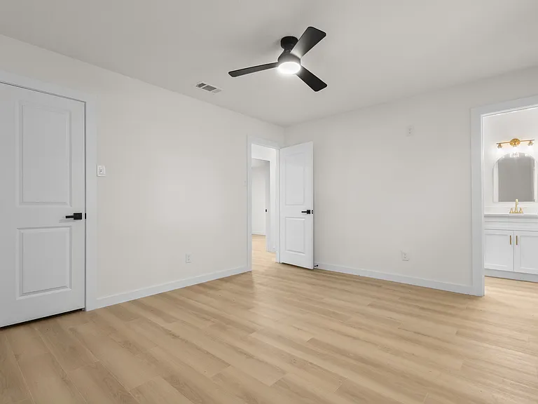 913 Roaming Road Dr — Photo 6