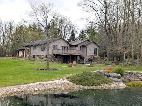 N6439 Lakeshore Dr, Hilbert, WI 54129
