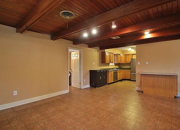 4th image of 2100 Belmont Pl