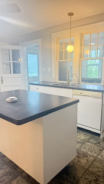 3 bed, 1.5 bath, 1576 sqft, $2,500 — Photo 4