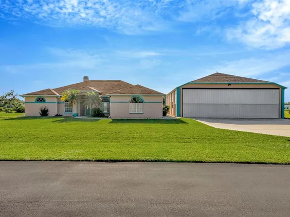 11908 Pilot Country Dr, Spring Hill, FL 34610