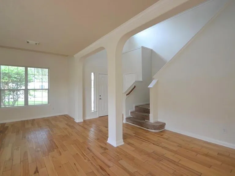2110 Banfield Ct — Photo 9