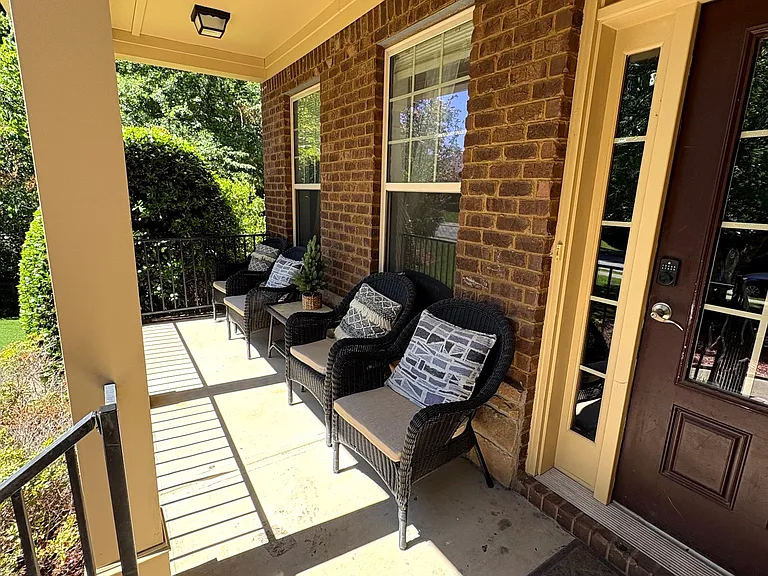 180 Village Green Ct — Photo 20