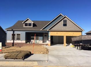 593 Franklin Circle Dr, Fort Oglethorpe, GA 30742