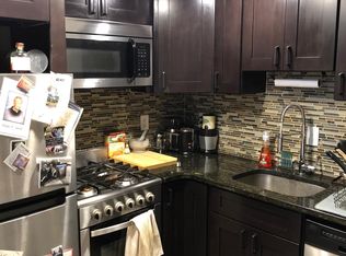 322 S 10th St APT 1F, Philadelphia, PA 19107