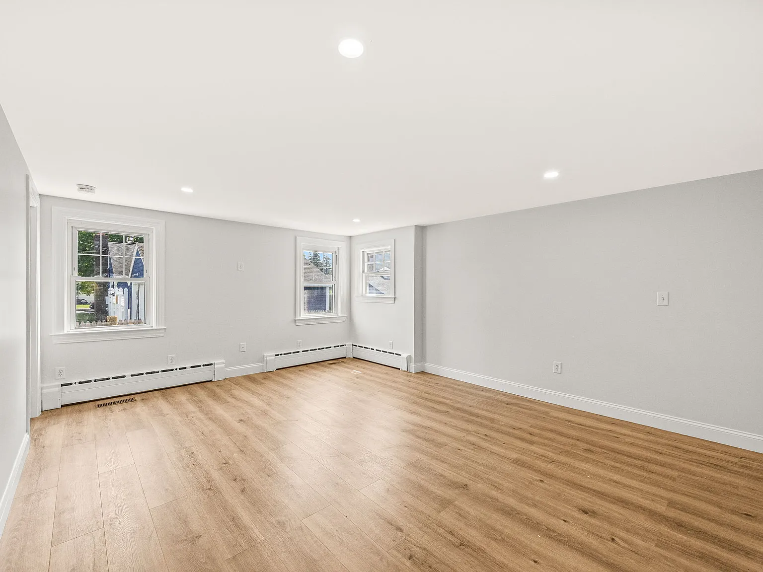 3 bed, $3,200 — Photo 4