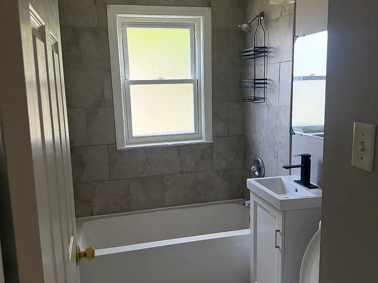 1570 Kenilworth Ave — Photo 12