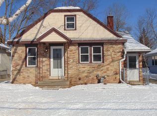 968 Hickory Hill Dr, Green Bay, WI 54304