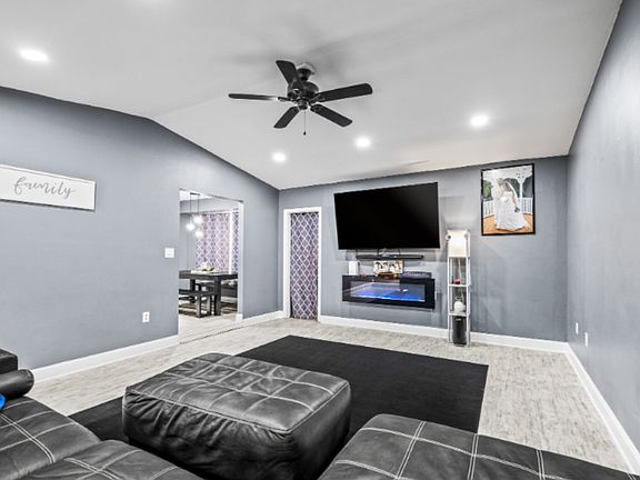 5th image of 513 Kumquat Ave