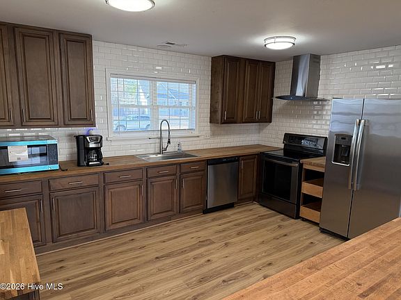 4th image of 6910 Daybreak Lane