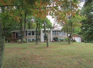 136 McKenzie Rd, Clinton, PA 15026