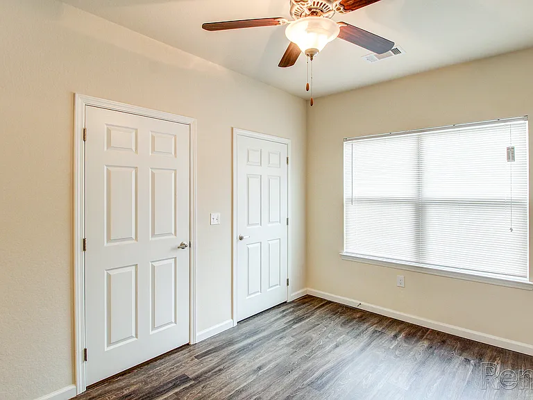 Buchanan Way Apartments — Photo 11
