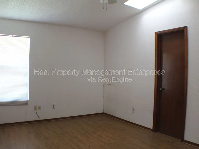 4714 Creek Ct — Photo 11