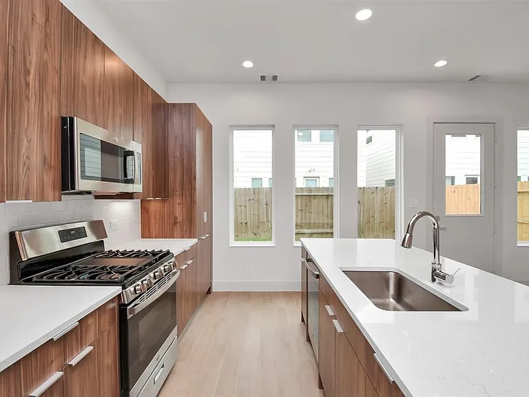 4407 Abaco Ln — Photo 4