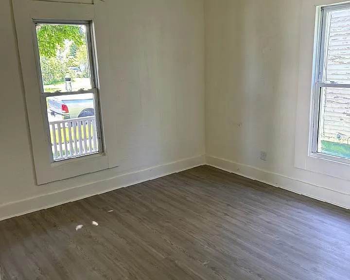 1213 Montrose Ave #1 — Photo 10