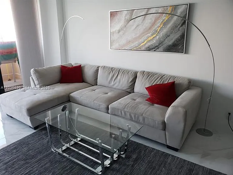 2555 Collins Ave #2207 — Photo 5