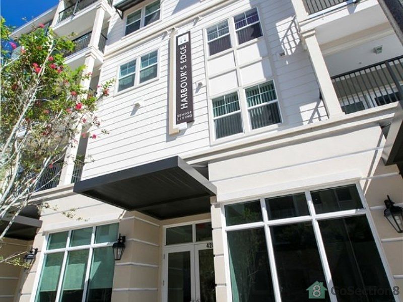 1st image of 420 4th St S Unit 1
