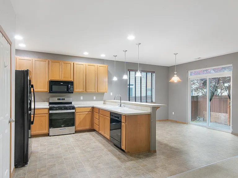 Kitchen and dining - new gas oven