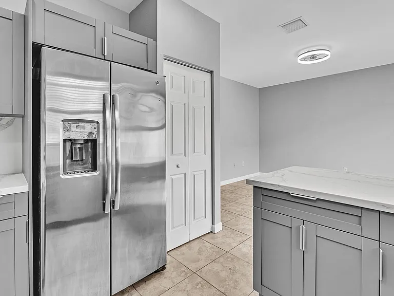3320 W 90th St — Photo 29